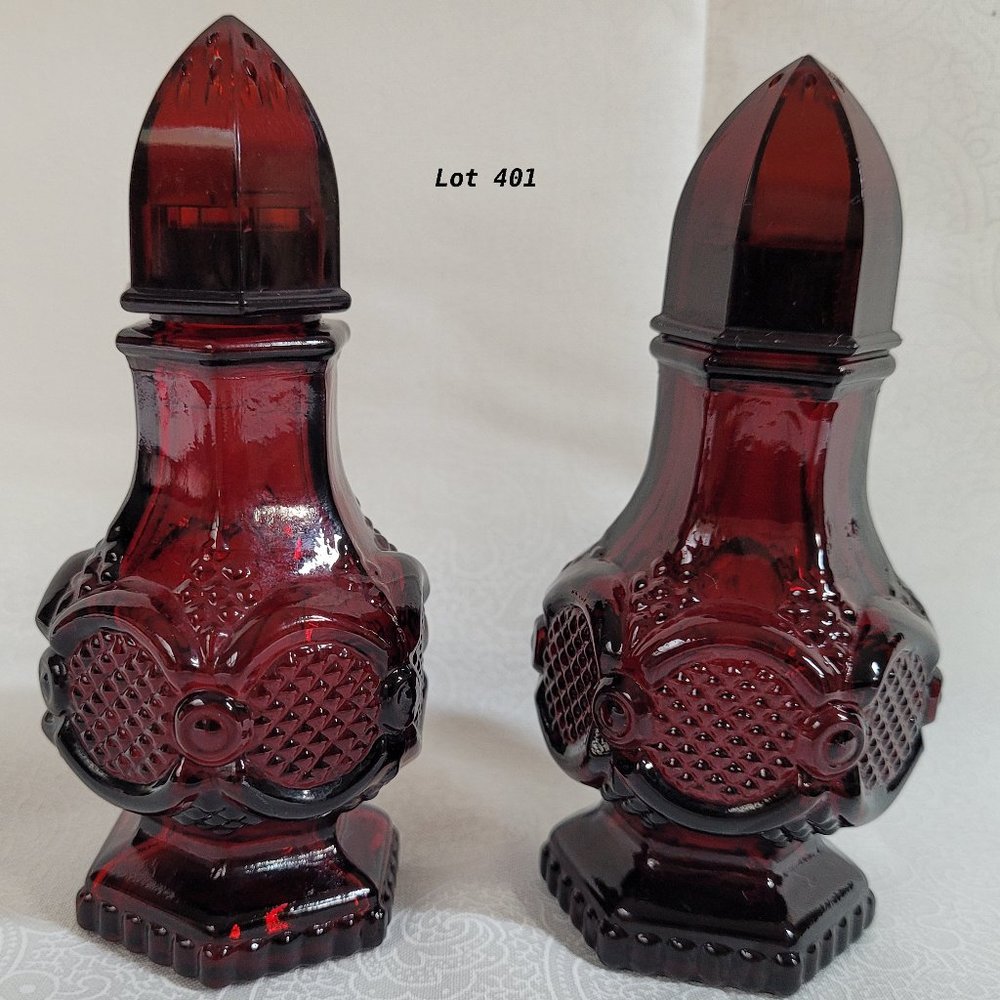 Vintage Avon Cape Cod Collection 1876 Salt & Pepper Set